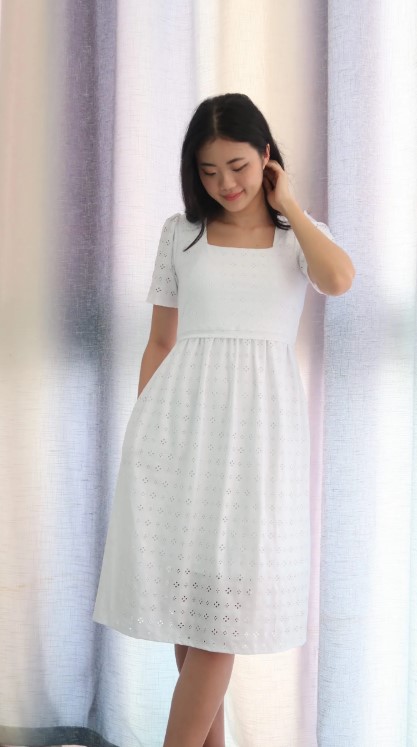 AnneeMatthew Alyssa Lace Midi Dress - White
