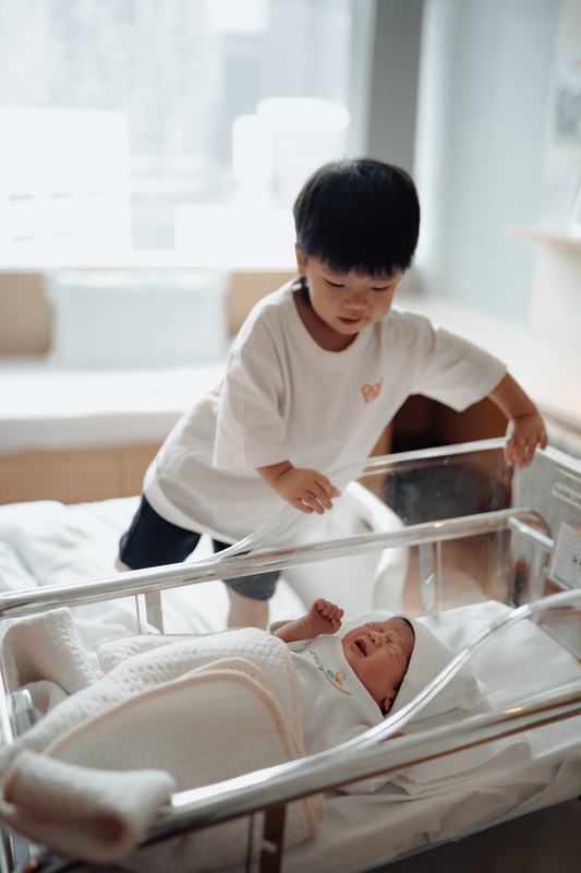 Tobi's Little Wonders Photography From Birth to Bloom Package - Fresh48 + Milestone