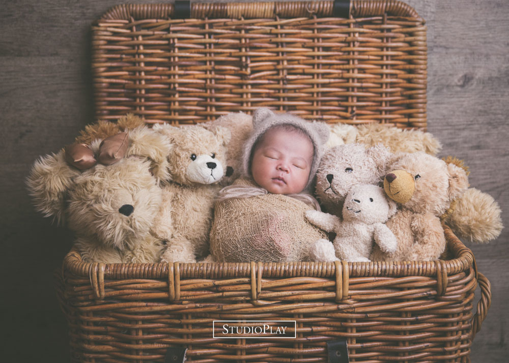 StudioPlay Newborn Photography + FREE Customised 5