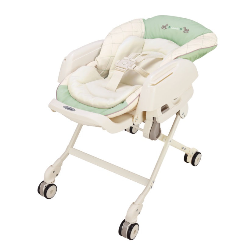 Combi Dreamy Parenting Station (Highchair) + Free Multi mesh cover worth $60